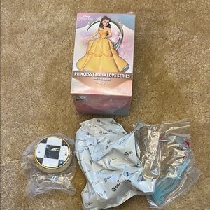 Disney Princess Fall in Love Series Ariel Figurine - Teal and Red